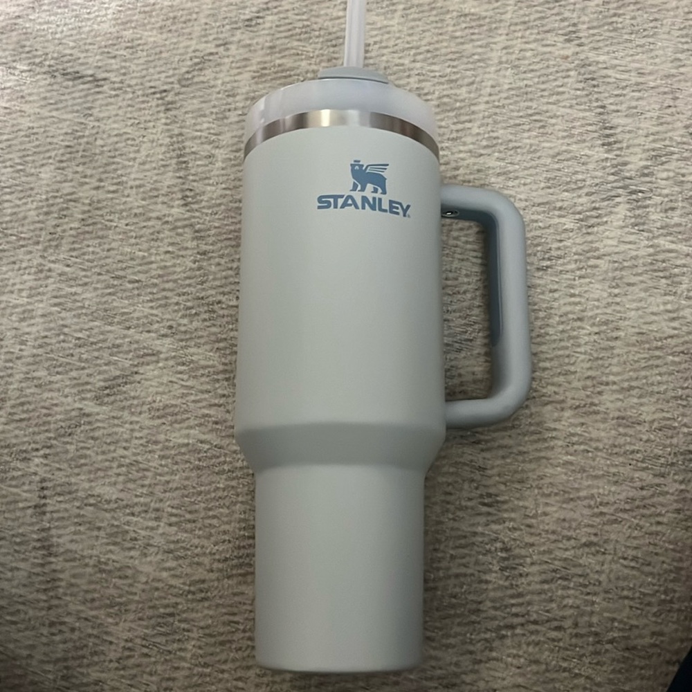 Stanley Quencher H2.0 FlowState Tumbler - 40 fl. oz. Fog